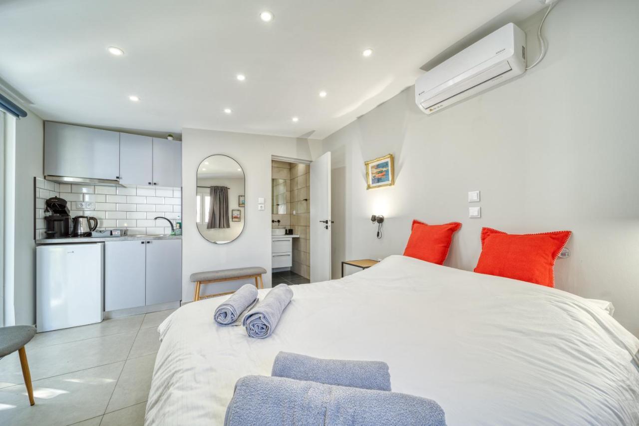 Chic Rooftop Studio W/ Terrace - Near Acropolis Athen Eksteriør bilde